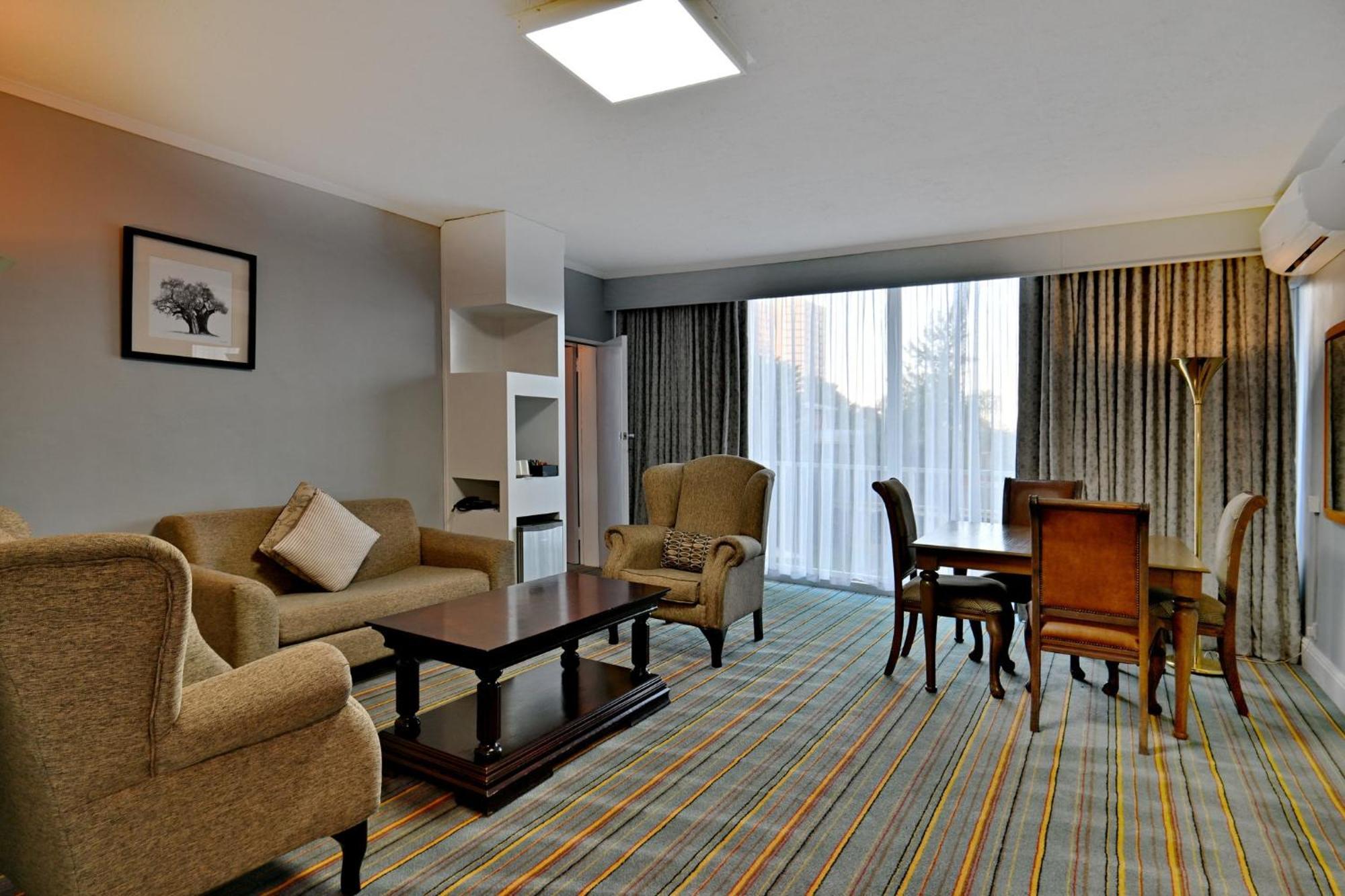 Holiday Inn - Bulawayo By Ihg Kültér fotó